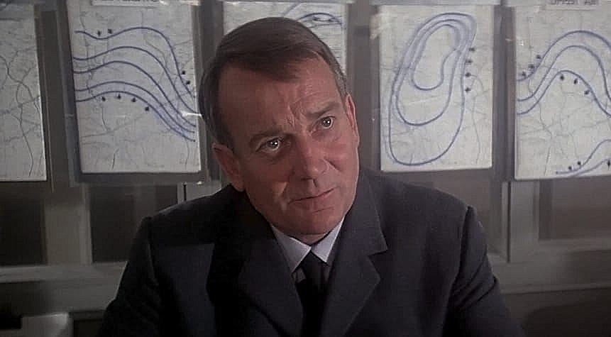 CONNERY-ELLIOTT-A-BRIDGE-TOO-FAR-DENHOLM-ELLIOTT-FOTOR.jpg