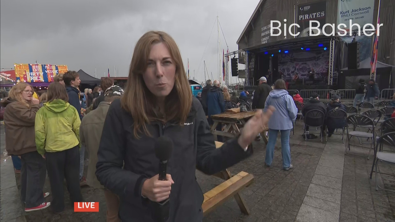 06.14 - 18.00.01 - ITV News West Country. Breaking news and current s....ts_snapshot_07.49.560