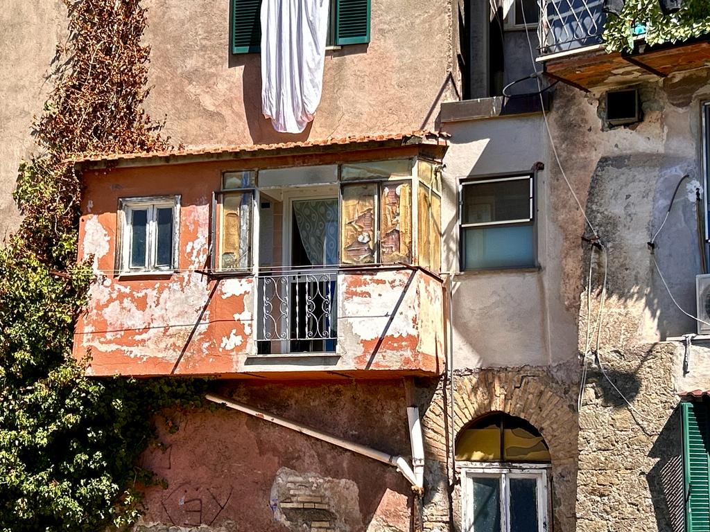 Жаркий сентябрь на побережье Тирренского моря.