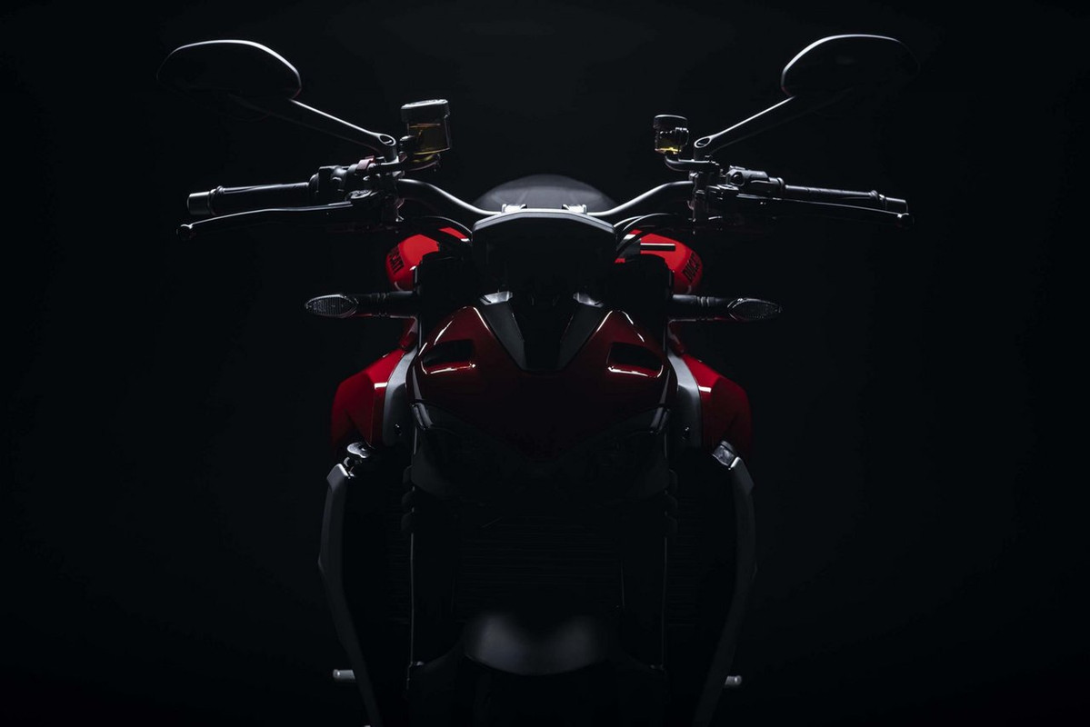 Новый мотоцикл Ducati Streetfighter V2 2022