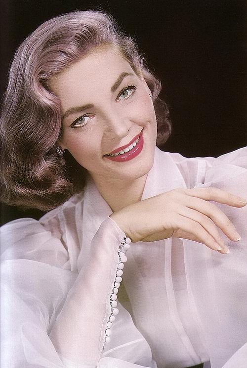 Lauren_Bacall_b69