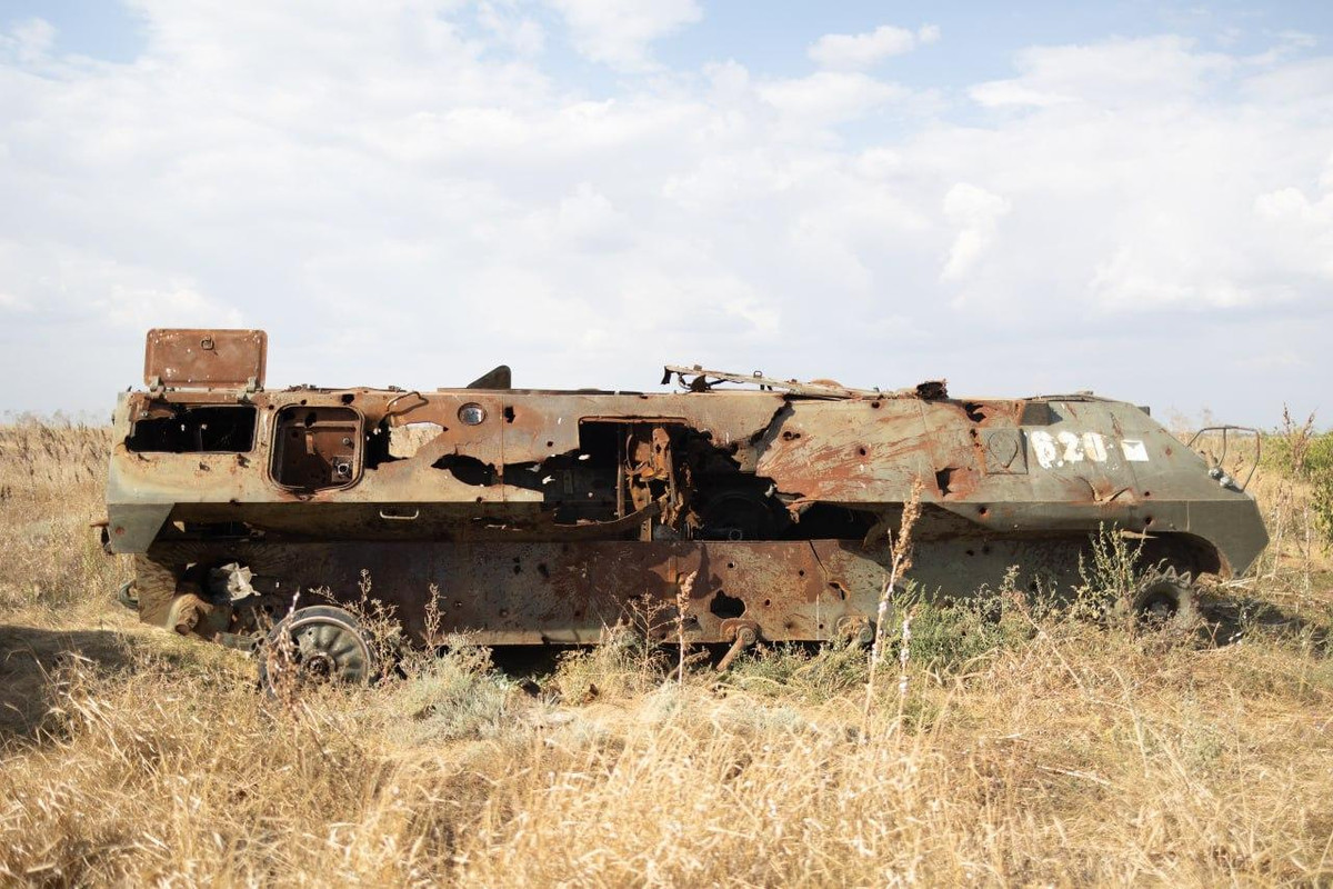 1016 1V14(M) artillery command vehicle (for 1V12(M) 'Mashina-S'-'Faltset' fire control system) destr