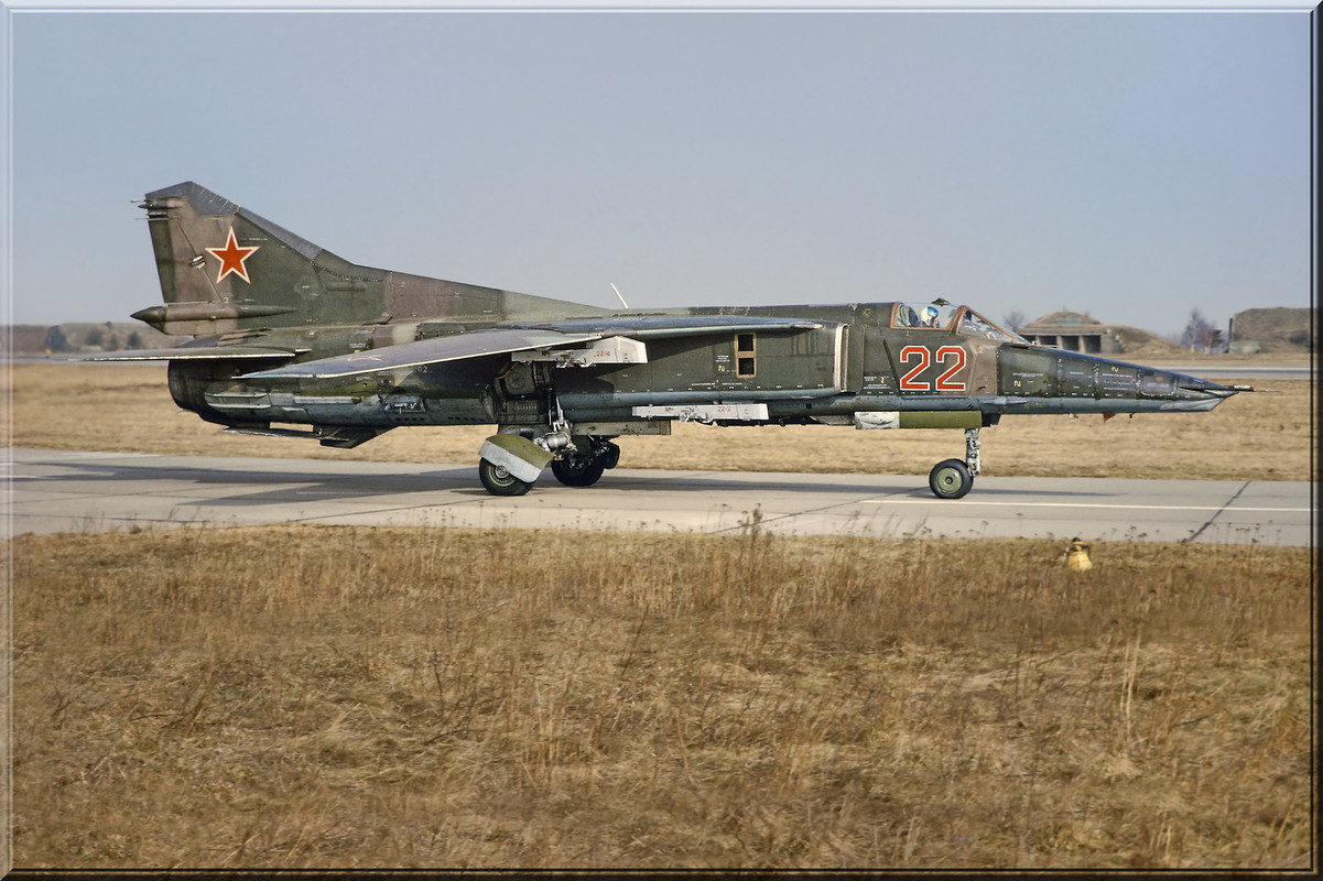 296 APIB Mig-27M 22 Red_83712538838, Frühling 1993_2