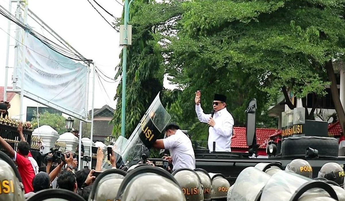 Tuntutan Bergeser, Publik Menuntut Pertanggungjawaban Penuh