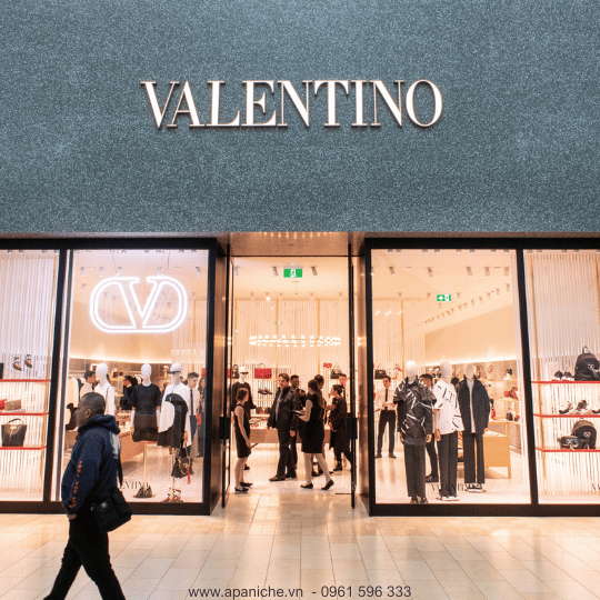https://i.postimg.cc/SQr4PPZ8/nuoc-hoa-Valentino.png