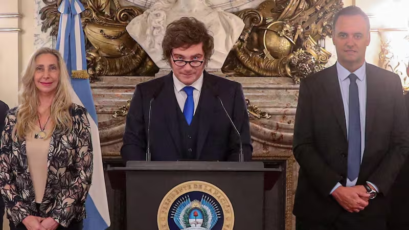 Milei celebró victoria histórica por YPF: “Nos sacamos de encima la espada de Damocles"