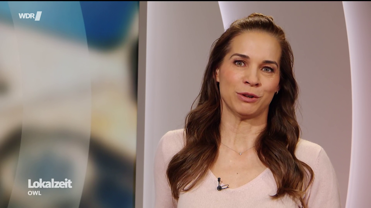 Kristina Sterz WDR Lokalzeit OWL 12 03 2026 112X Caps 62