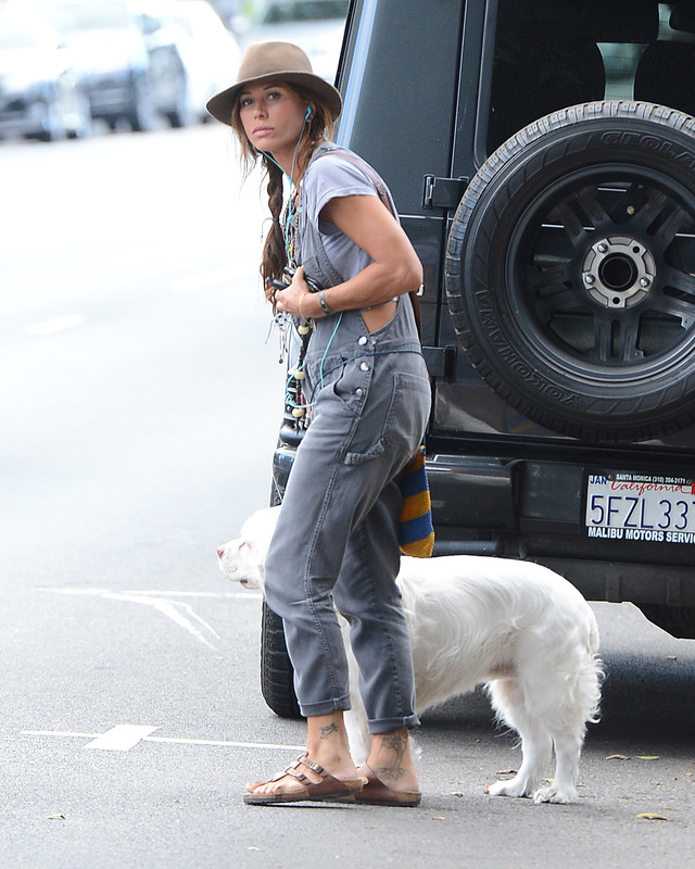 Rhona-Mitra-Feet-1944217