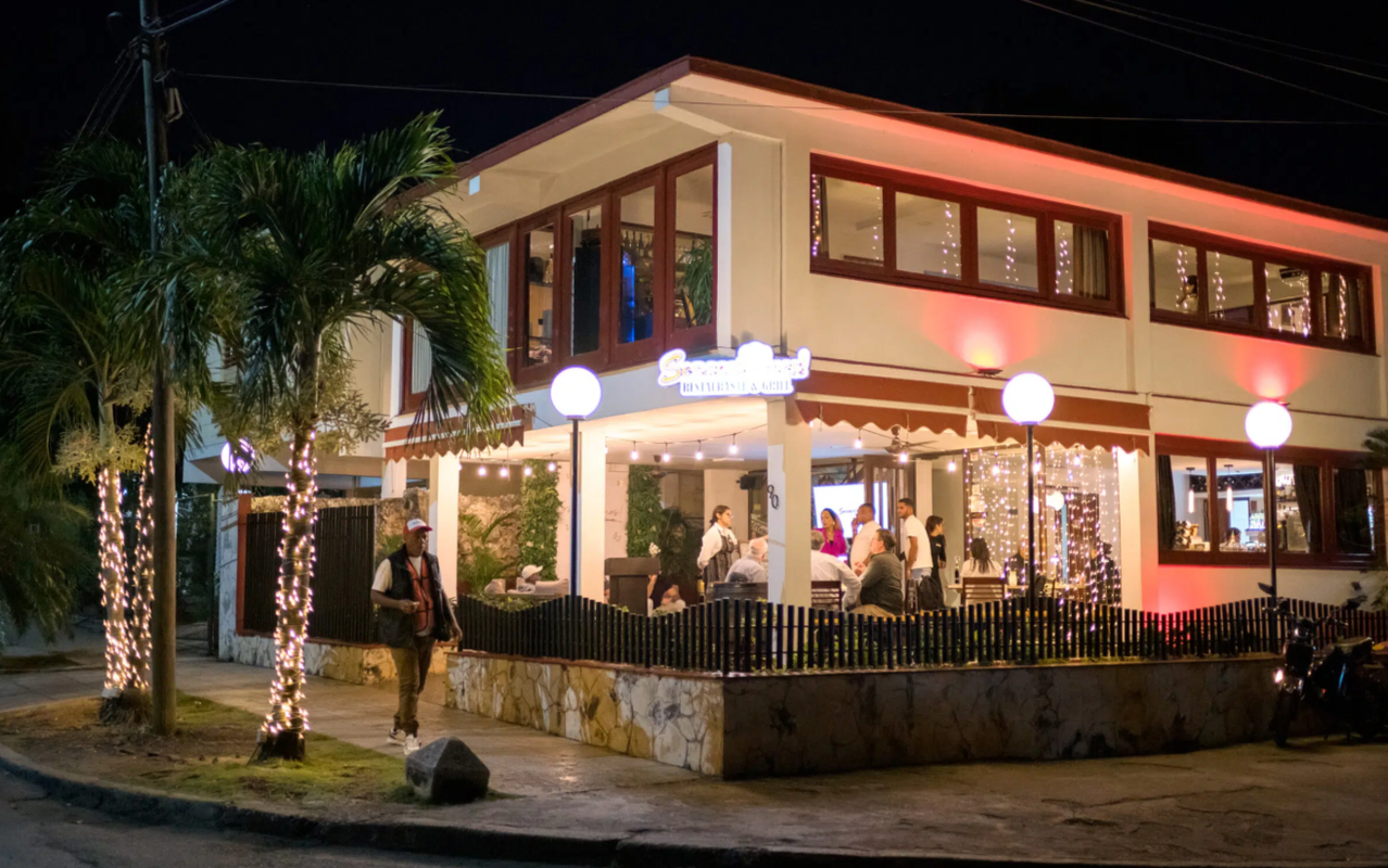 Sensacioones-Resturant-scaled-jpg-webp-2400×1595-