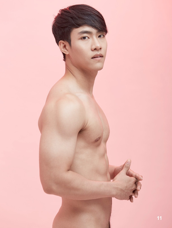 AURORA 9 - Anh 6 múi tóc 1 mái lãng tử đẹp trai