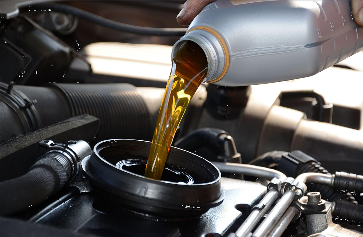 ¿Qué pasa si le pongo aceite barato a mi auto?
