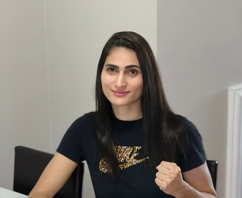 Сестрата на Алекс Перейра подписа с LFA