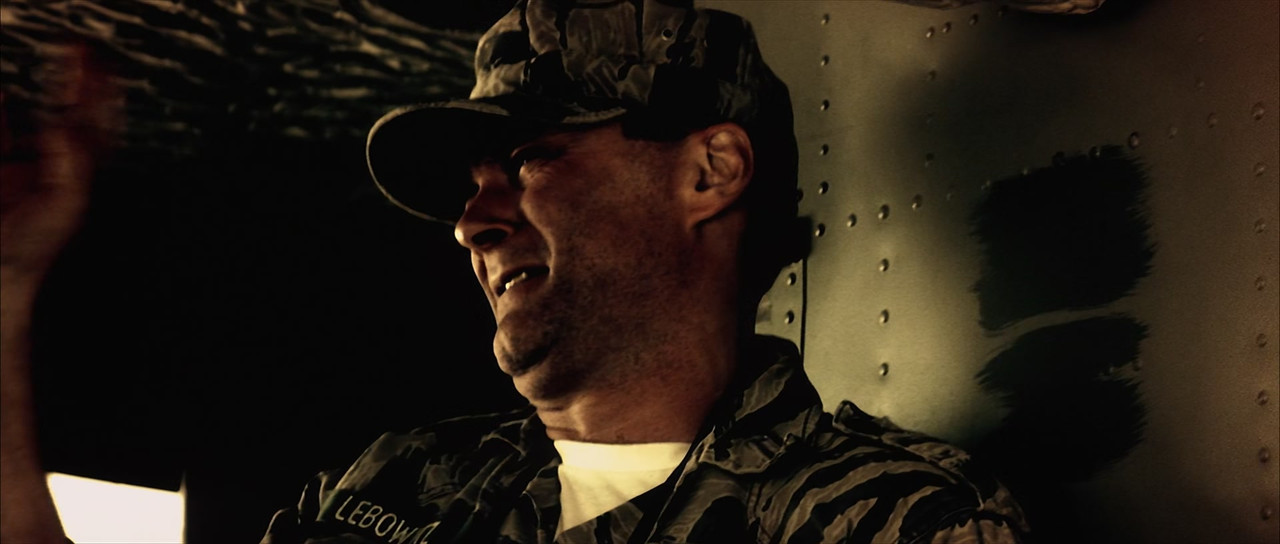 Spy Game (2001) (1080p BluRay x265 FreetheFish)-4