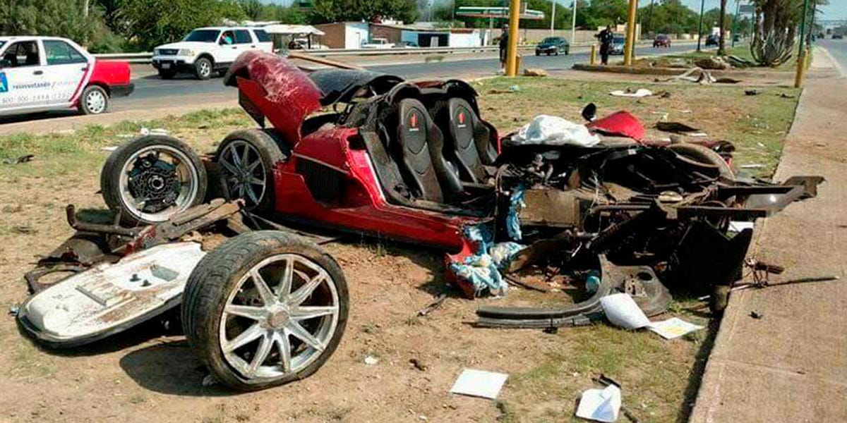 Chocan automóvil con valor de 6 millones de pesos en Toluca