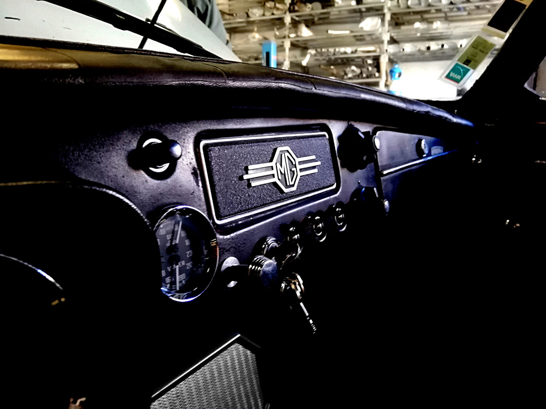MGB_EA2301-3