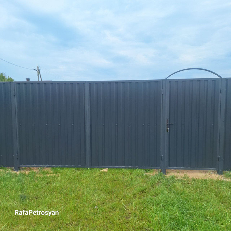 Забор из металлопрофиля