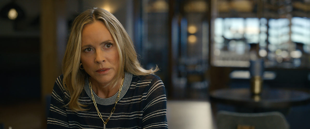 The.Waterfront.S01E01.2025.2160p.NF.WEB-DL.DDP5.1.Atmos.H.265-HHWEB_new.mkv_snapshot_16.36_[2025.07.