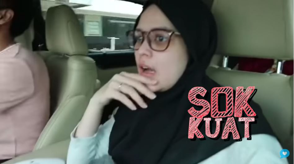 Cut Meyriska dalam perjalanan menuju rumah sakit