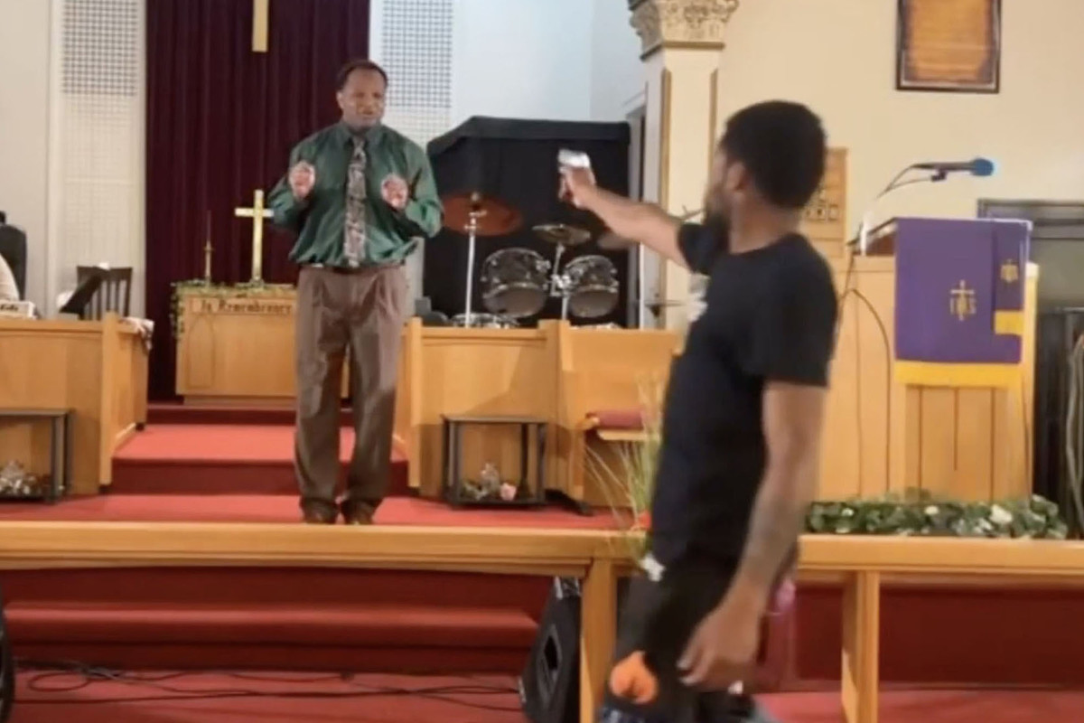 pennsylvania-pastor-church-sermon-gun-feat-1