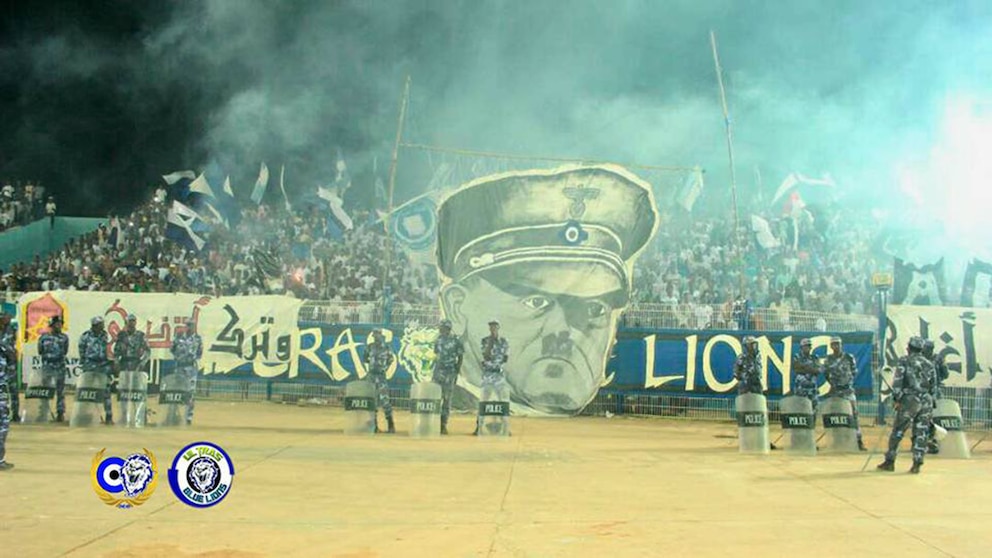 Homenaje a Adolf Hitler de la afición de un equipo africano
