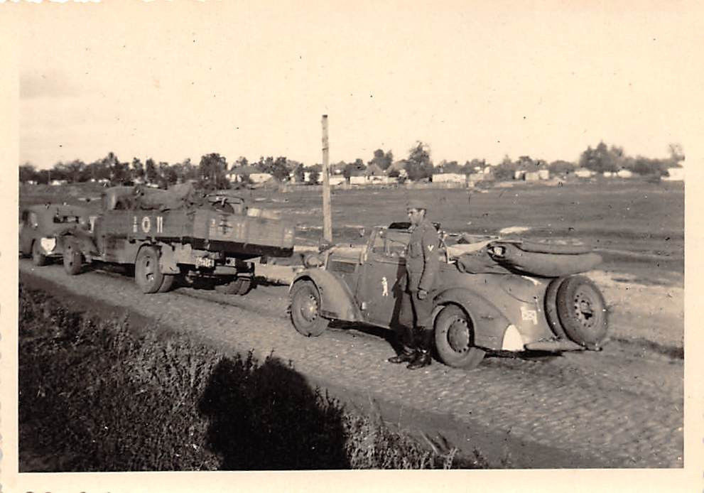 PKW Opel der  Eisbär  Division bei Tscherkassy O