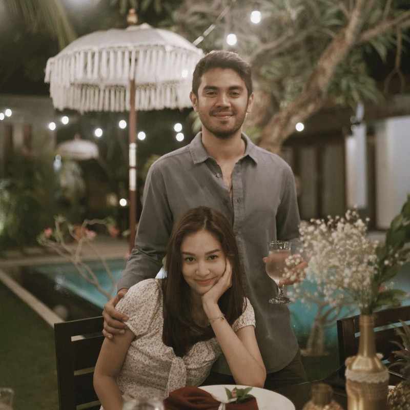 Faradilla Yoshi dan Bryan McKenzie