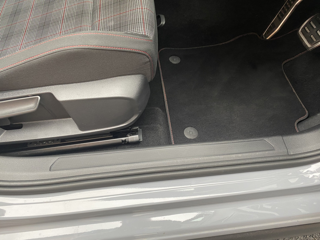 49095961-4824-472C-A1C7-7DB87B885AF3