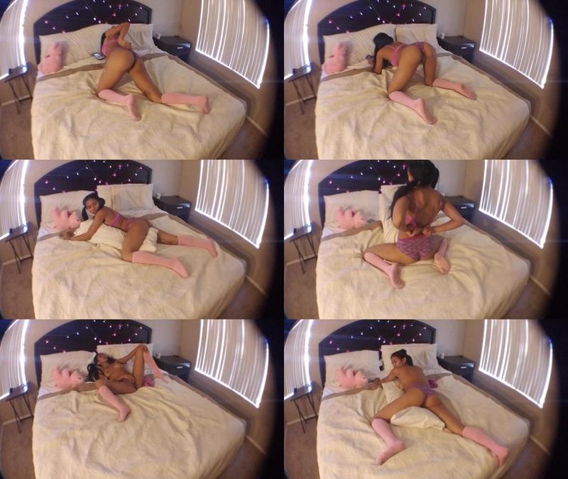 Jada_Kai_-_I_Spy_Jada_Kai_Pillow_Hump_-_Manyvids