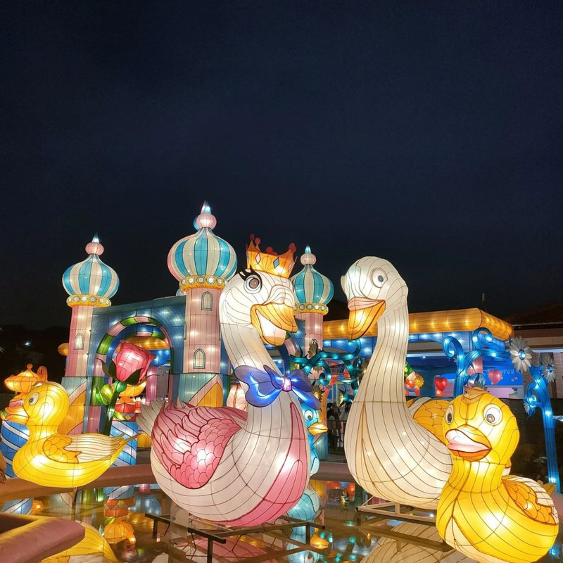 Mojokerto Lampion Garden, tempat wisata di Pacet, Mojokerto.