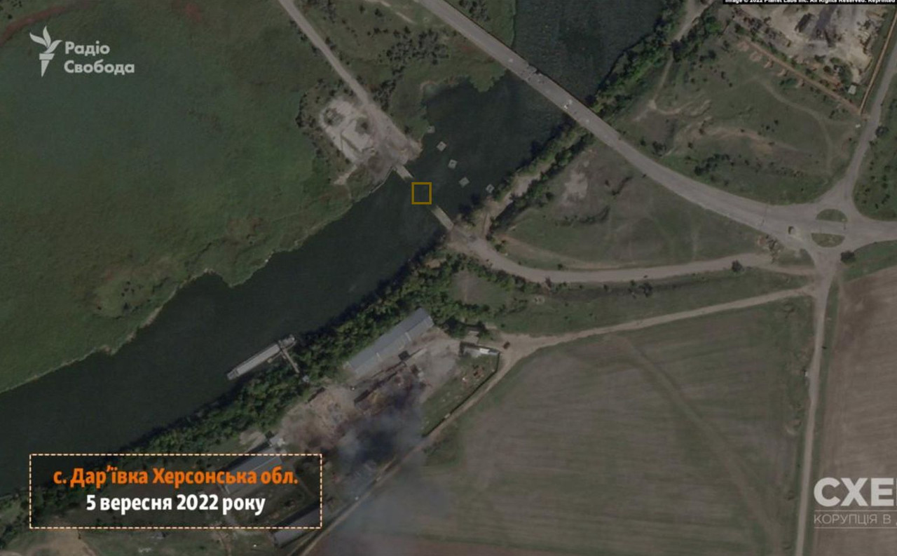 1051 River link pontoon (for unknown floating bridge system) destr 05 09 22