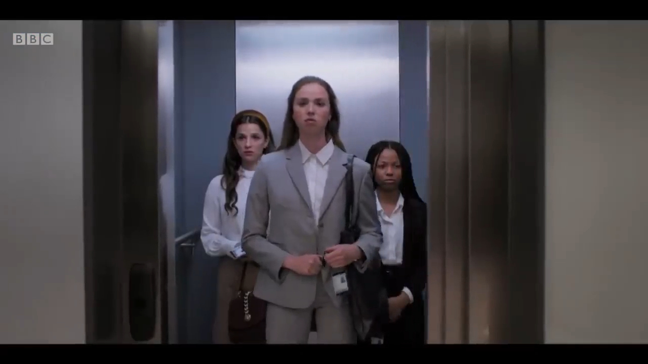 MV5BMDU5ZGFhYzYtYTAwYy00MGQ3LThlMWUtNjI1YWZmNzhiZGYzXkEyXkFqcGdeQWRvb2xpbmhk._V1_