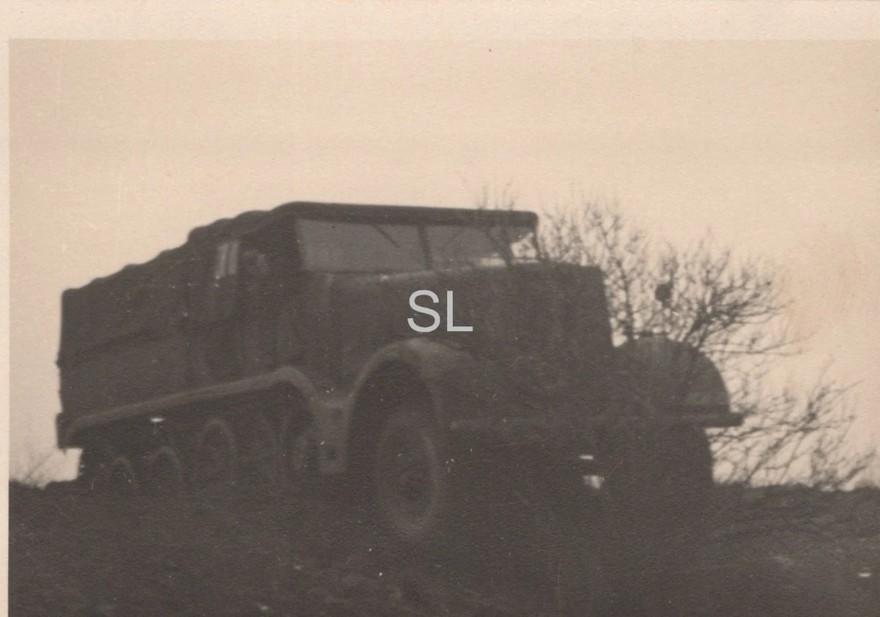 Foto Kradmelder Abteilung 8 Halbkettenfahrzeug Sd Kfz 9 Berlin 03 (MBF 75)