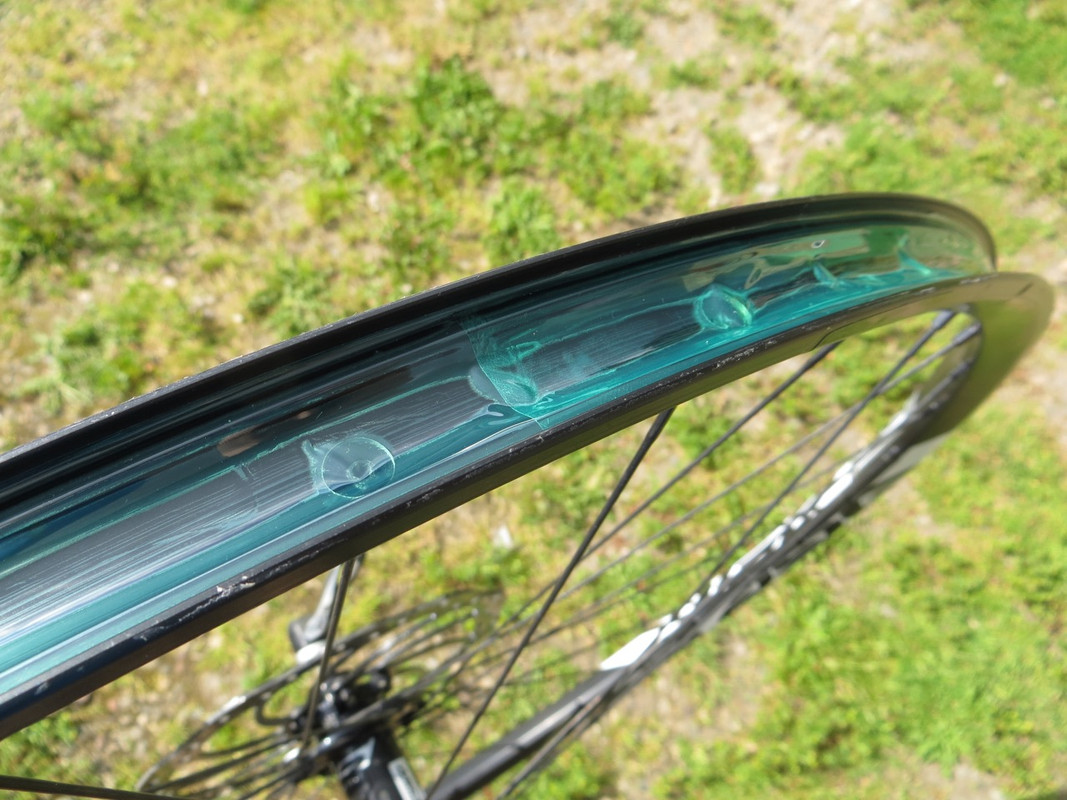 Tubeless rim tape