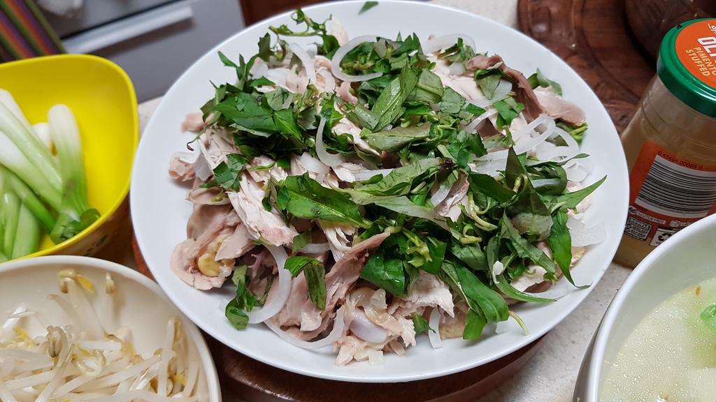 EmKay ơi, hùn tiền làm gà đi bộ hong? 20191119-212155