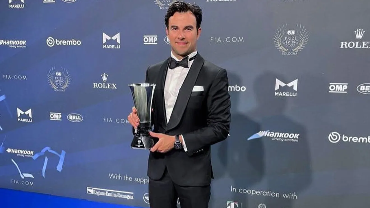 Checo Pérez se convierte en el primer piloto mexicano premiado por la FIA