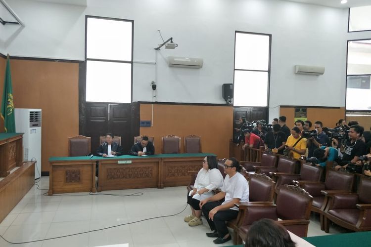 Sidang Nunung dan suami