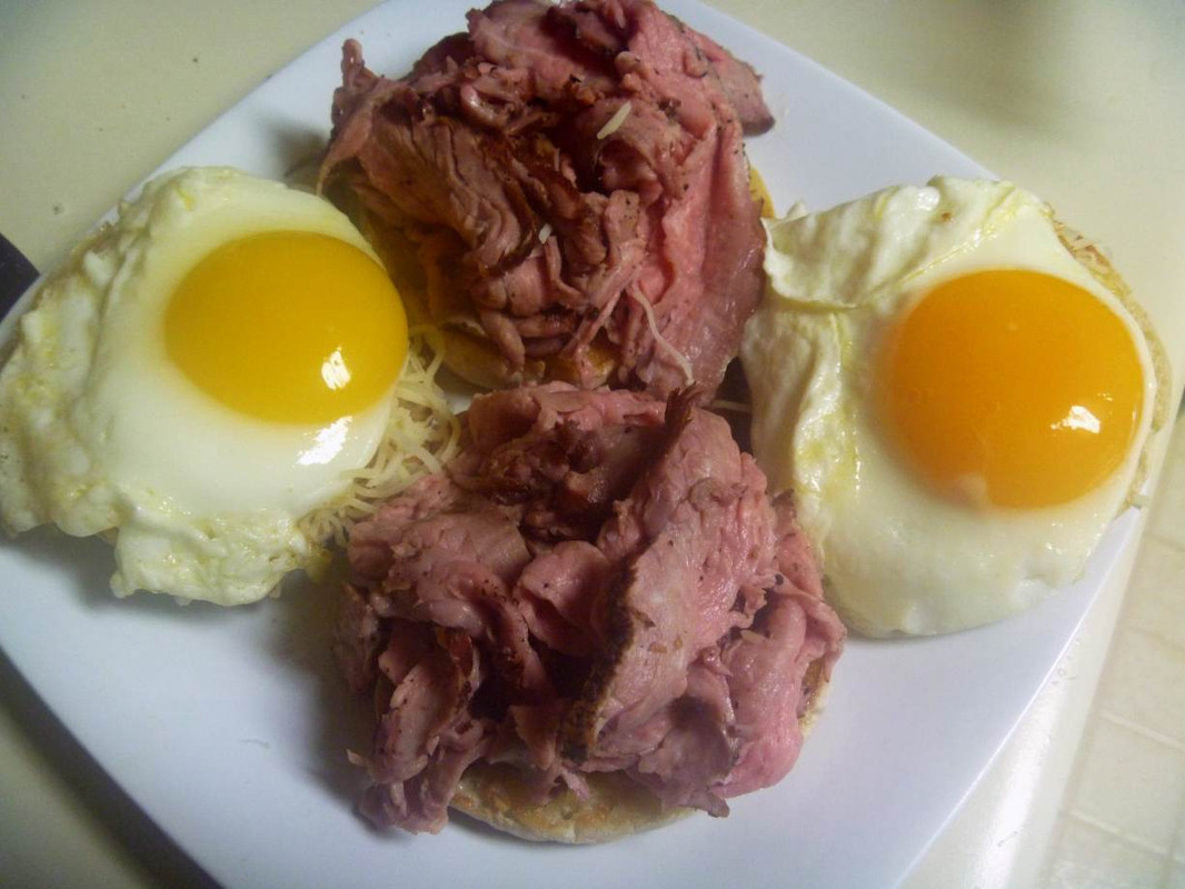 Smoked Tri-Tip Muffinst