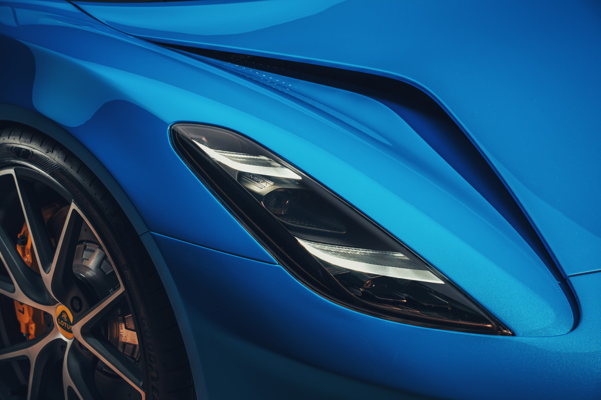 LotusEmiraHeadlamp