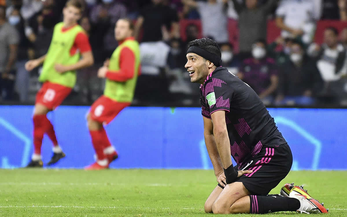 Selección Mexicana empata contra Canadá y pierde el liderato de la Concacaf