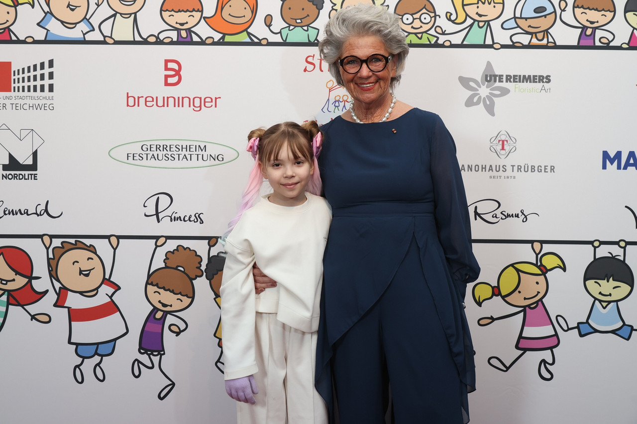 web SKj Neujahrsempfang Viktoria Kulow Schülerin KLavier mit Hannelore Lay