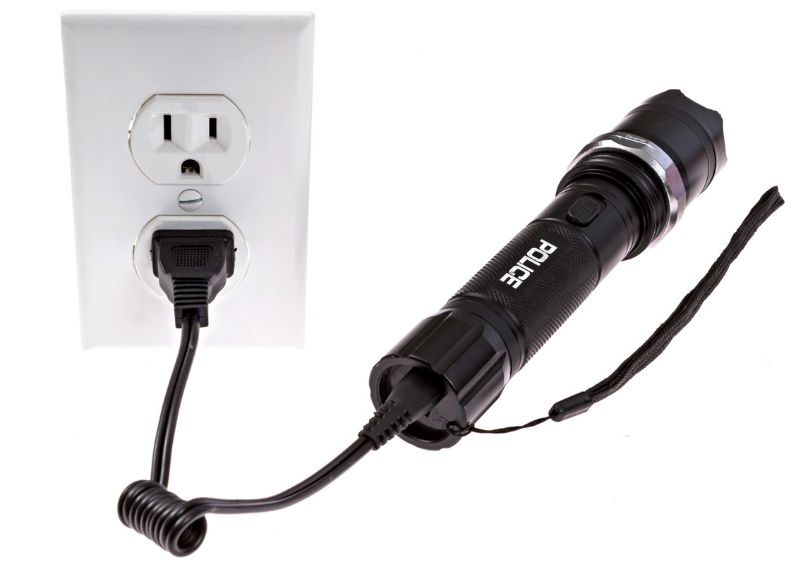 police-stun-gun-flashlight-vipertek-taser-t10