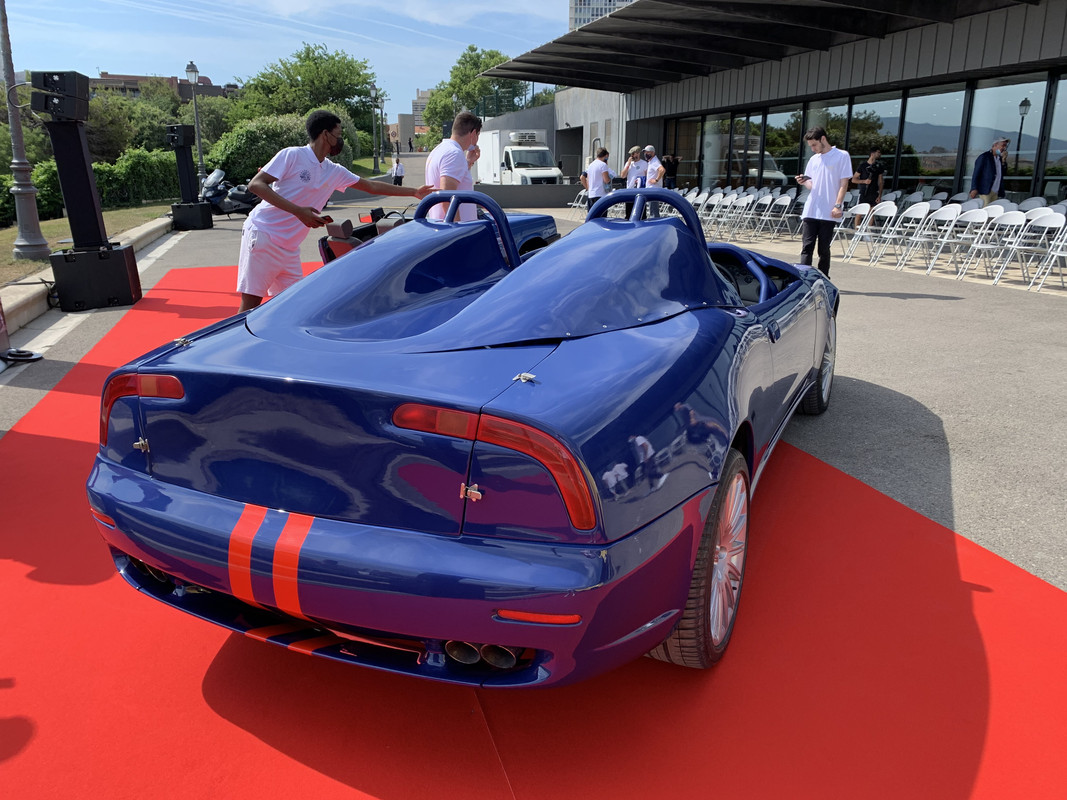 4DD40017-46D9-4D29-AC50-83B53A05DD41