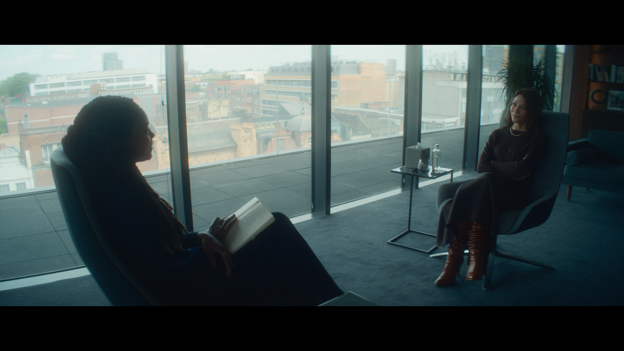 mpv-shot_Black.Bag.2025.2160p.UHD.BDRemux.Hybrid.HDR10 .HEVC-Нечипорук_00_30_56_0005