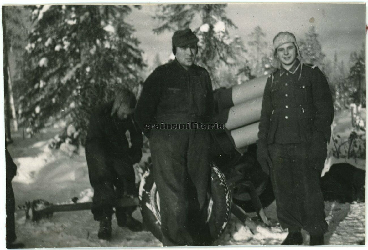 Orig. Foto Gebirgsjäger 21 cm Nebelwerfer 42 Geschütz in Finnland 1943.