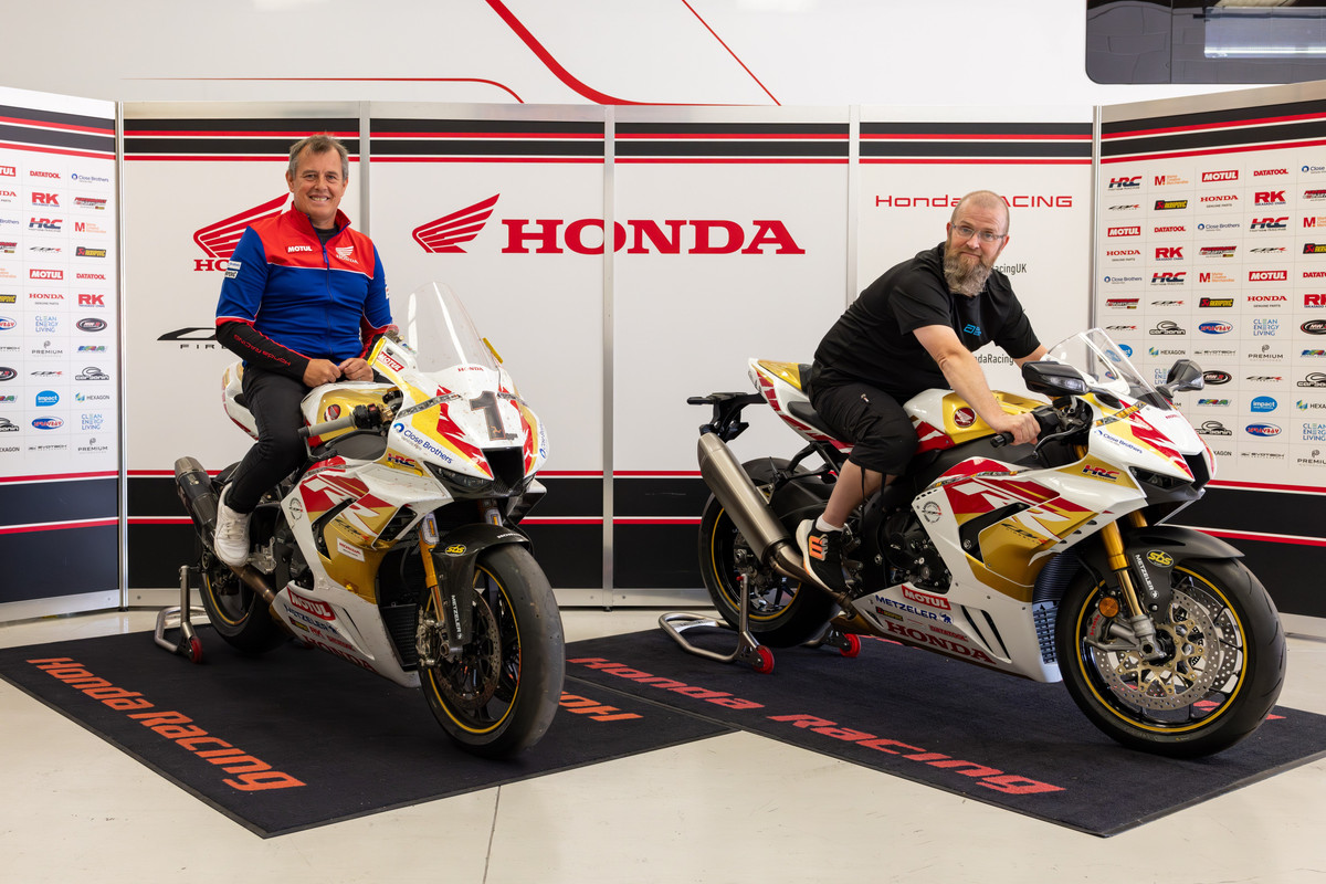 443779_17_Lucky_Owners_Pick_Up_Their_New_Honda_CBR1000RR-R_Fireblade_SP_John