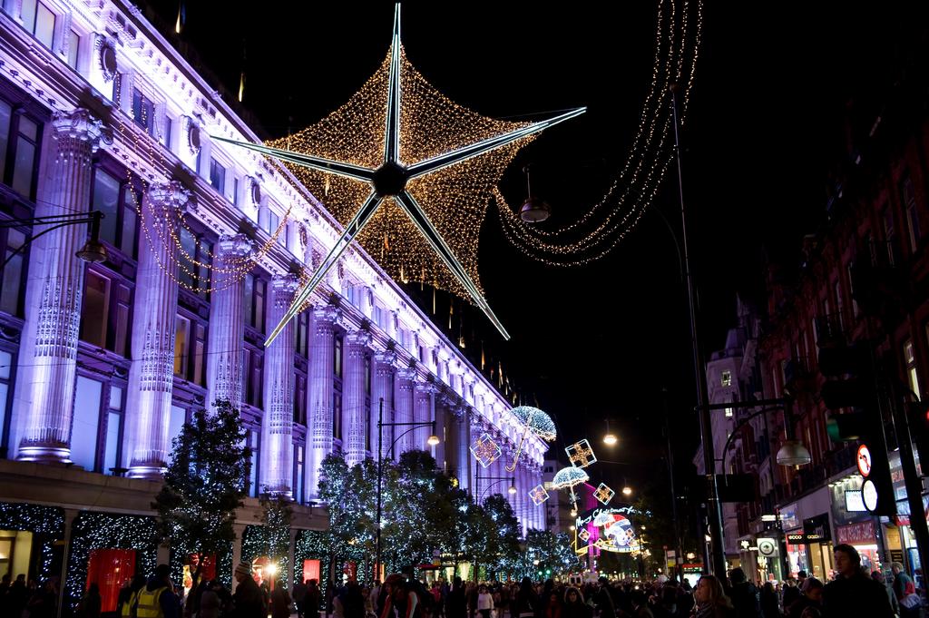 things to do london oxford street light christmas