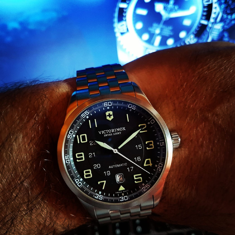 Victorinox Swiss Army AirBoss Mechanical #241508 (1)