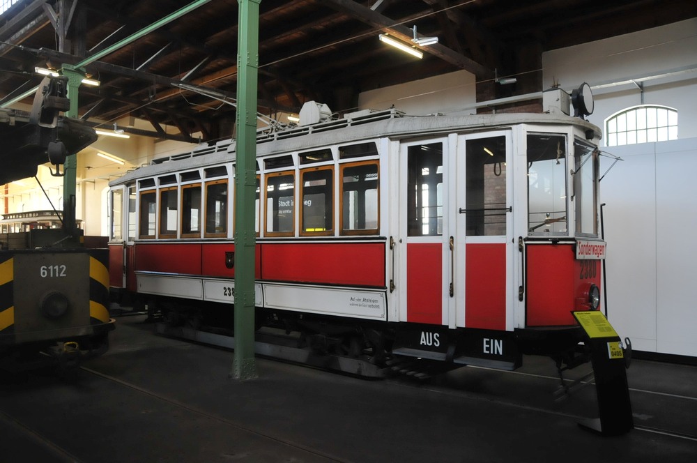 Tramvajski muzej u Beu 2-J-Wien-tramvajski-muzej-motorna-kola-tip-K-2380-Waggonfabrik-Simmering