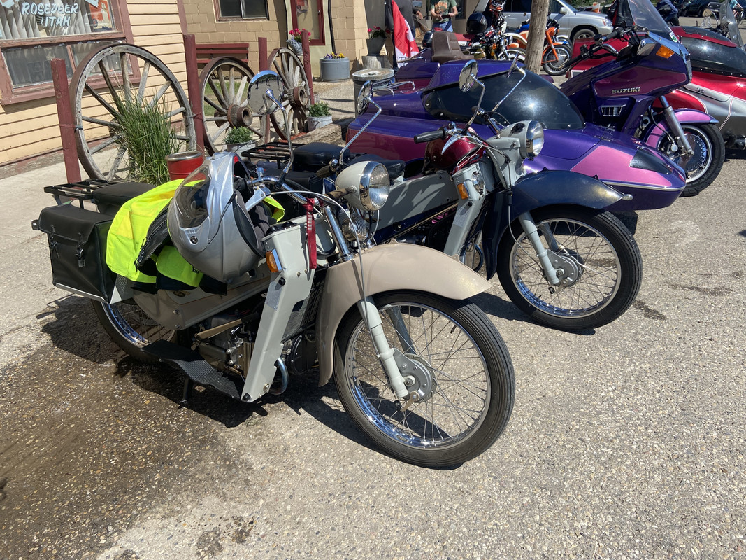 E8C24C1A-CC64-4428-BF7B-F3D8BB7EE777