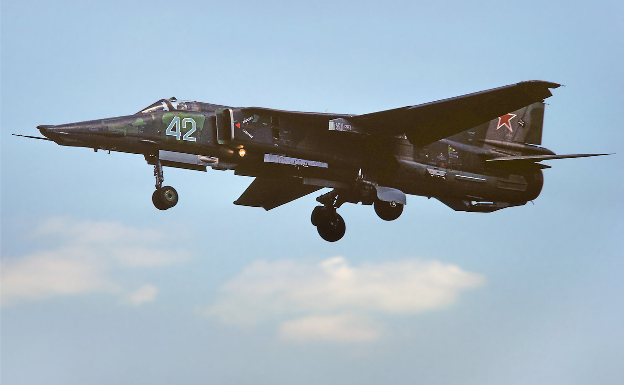 559 APIB Mig-27K 42 Blue_76802627165, Summer 1992 (4)